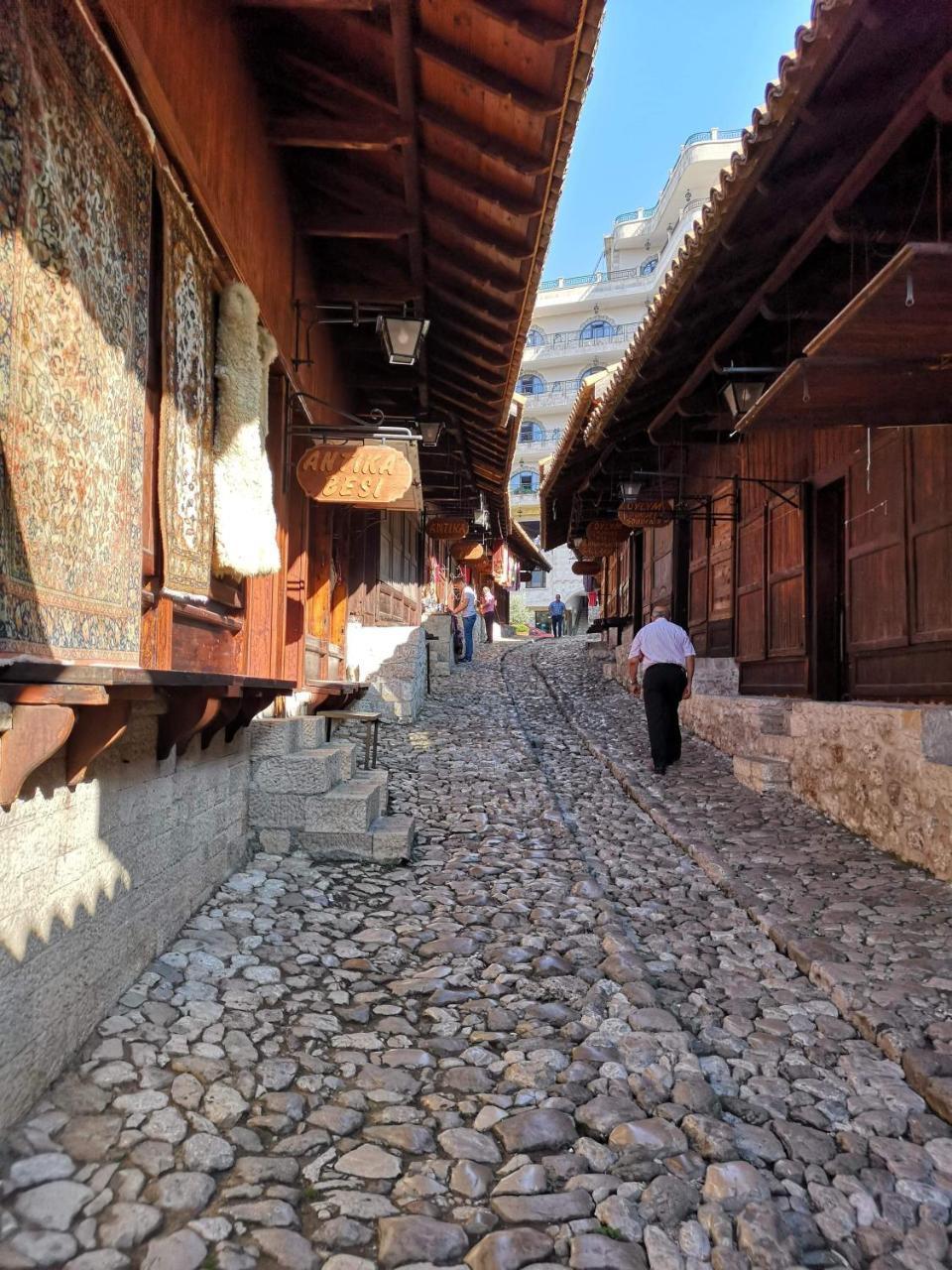 Kruja Hostel Экстерьер фото